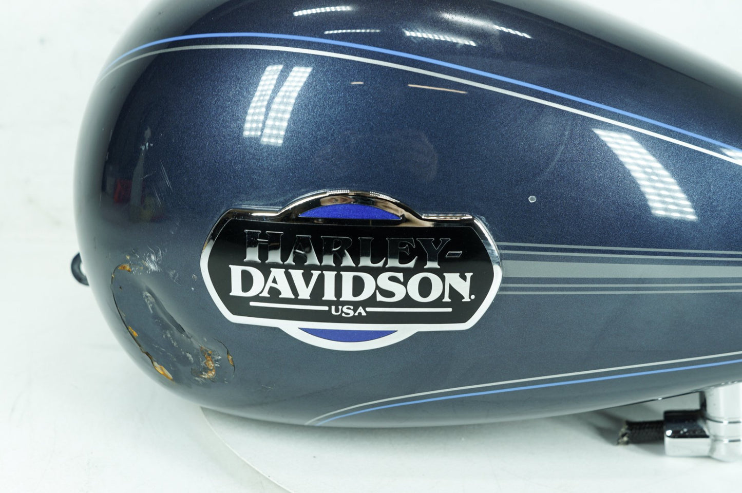 2007 - 2012 Harley-Davidson Touring Electra Glide Ultra Fuel Gas Tank Gasoline Reservoir  	61356-08