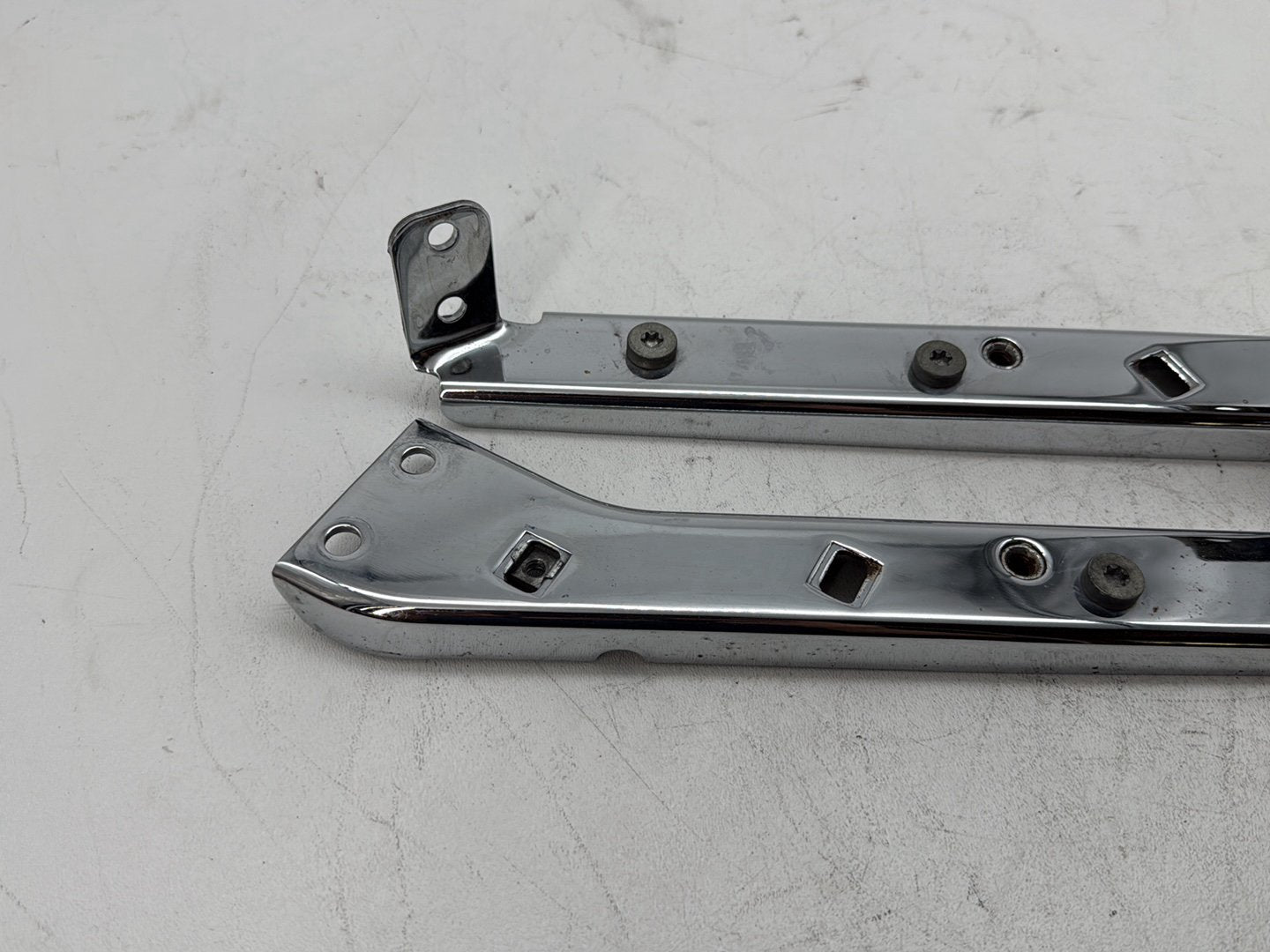 2006 Harley Touring FLHTCI Electra Glide Classic OEM Rear Left & Right Fender Support Bracket