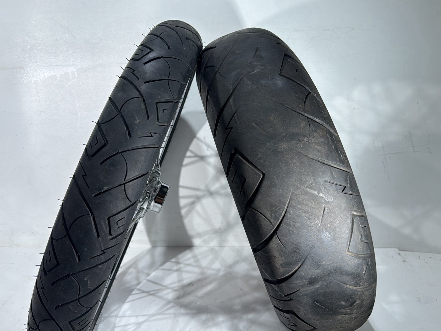 2006 Harley Dyna FXDWGI Wide Glide OEM Front Rear Wheel Rim Tire Spoked