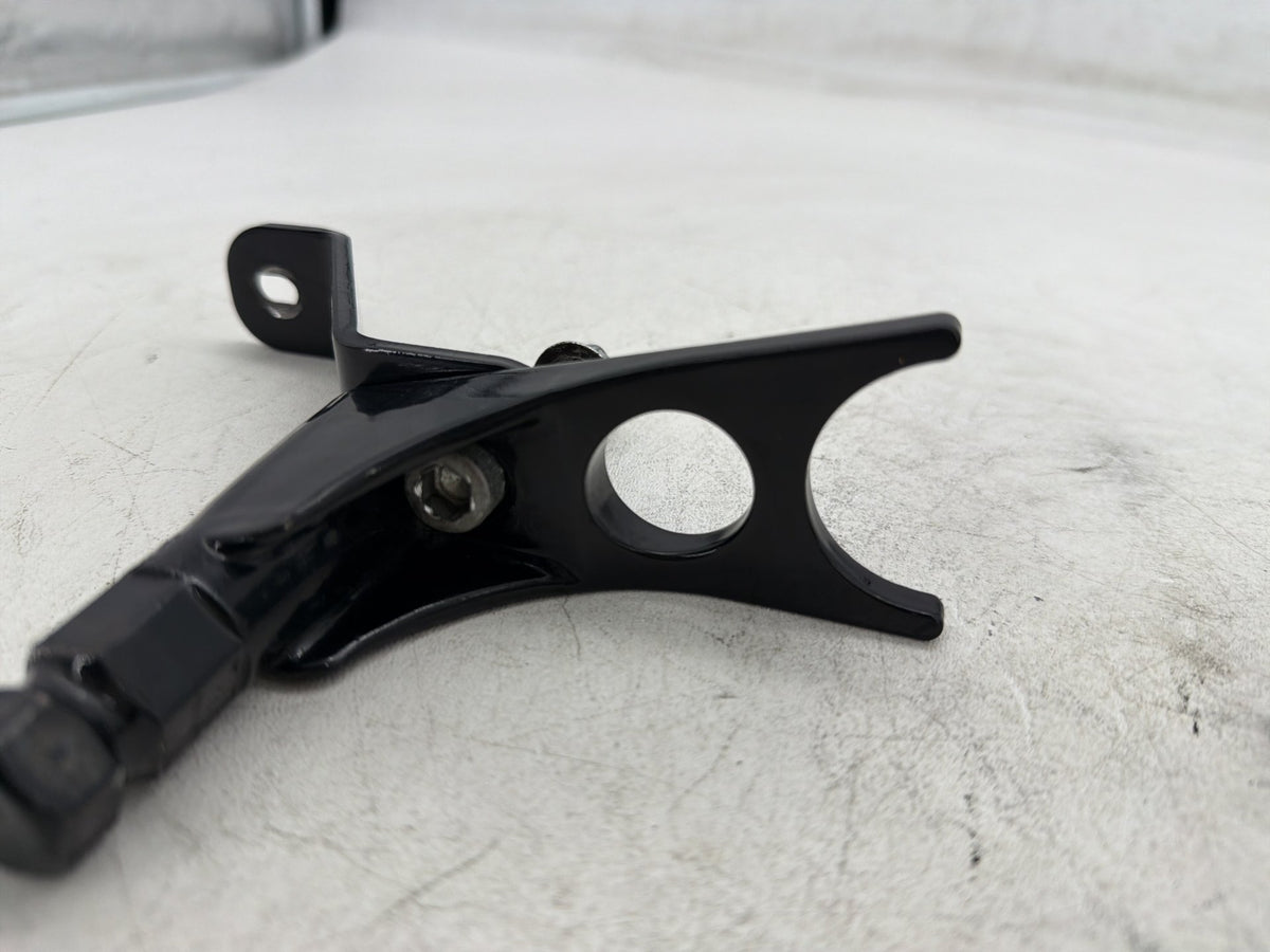 2001 Harley Heritage Softail Classic Left Right Driver Footpeg Bracket Mounts