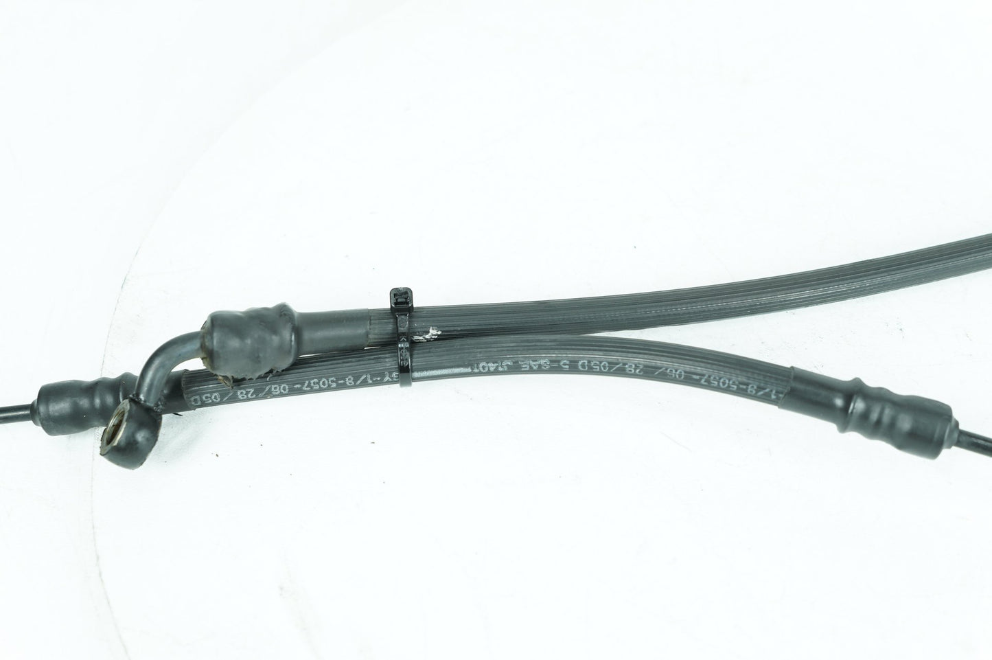 1999 - 2006 Harley-Davidson Softail Deluxe Front Brake Hose Line Pipe  	42314-05A