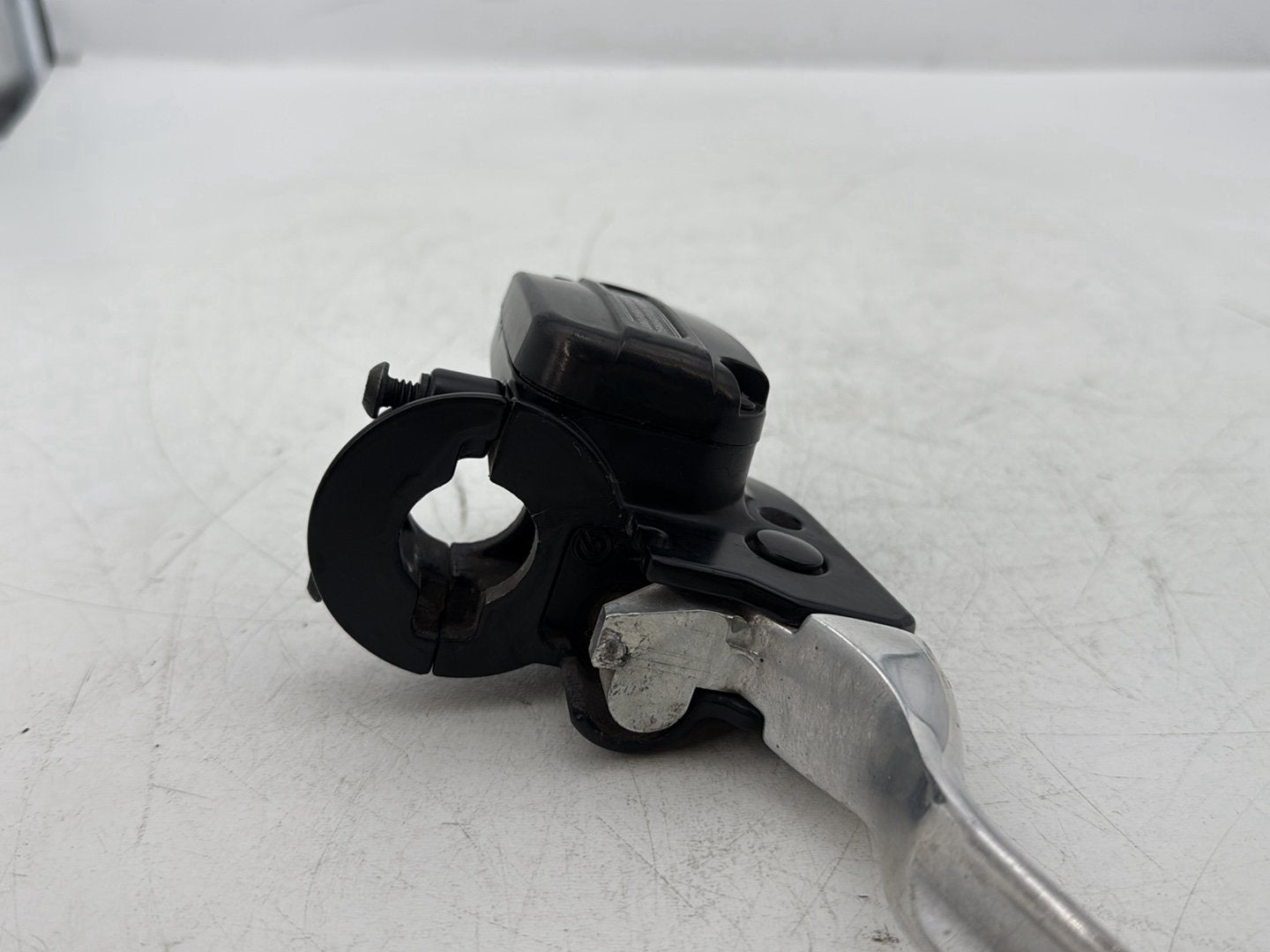 2014 Harley Street Glide Touring FLHXS OEM Front Right Brake Lever Master Cylinder