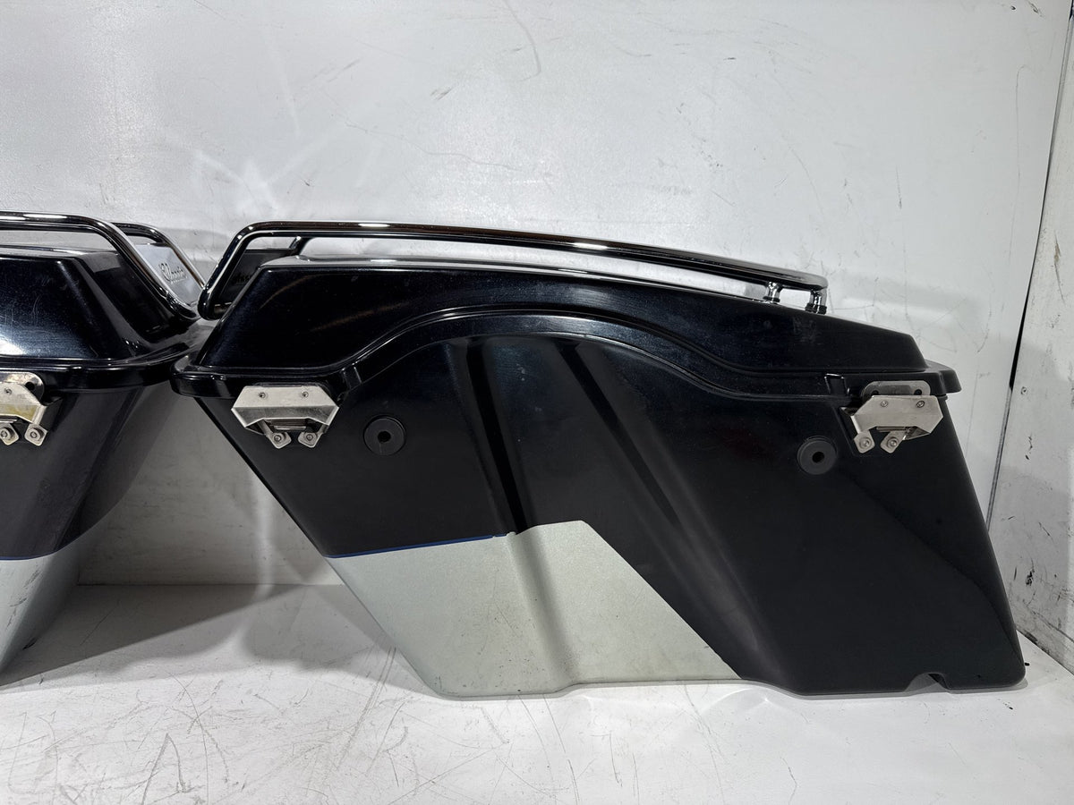 2012 Harley Electra Glide Touring Ultra OEM Left Right Saddlebags Luggage NOKey