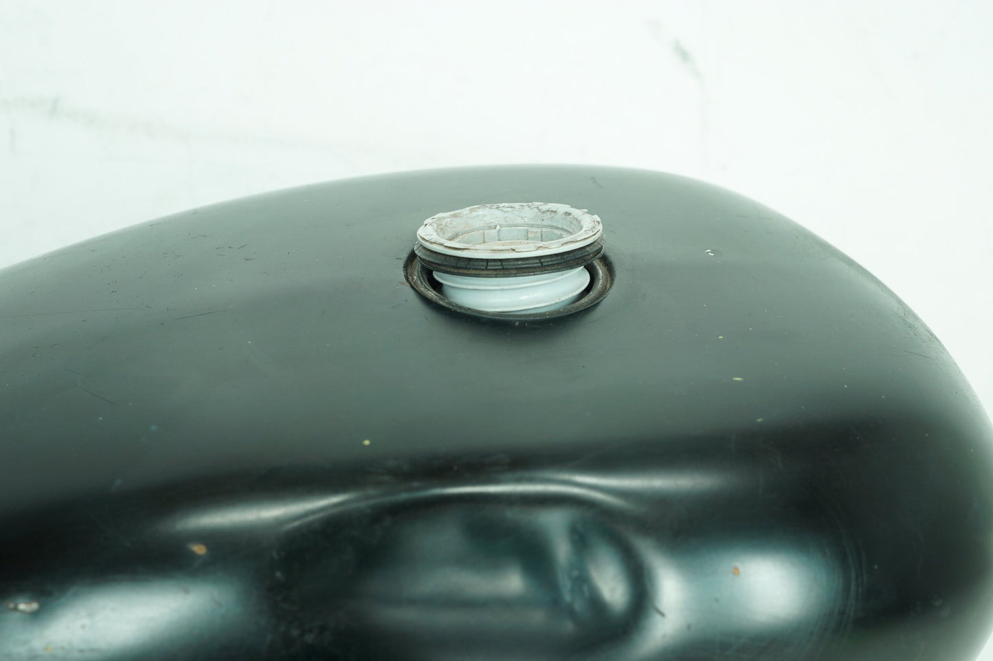 2009 - 2016 Harley-Davidson Sportster Iron Fuel Gas Tank Gasoline Reservoir 61405-07