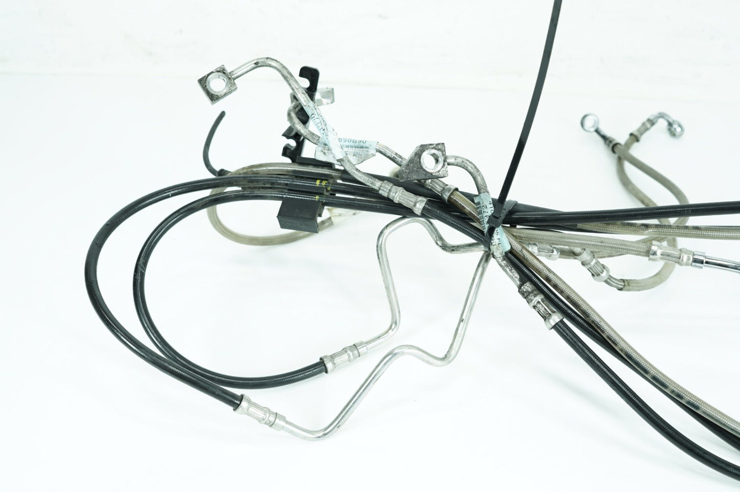 2007 - 2016 Harley-Davidson Touring CVO Electra Screamin Eagle Front Brake Hose Line Pipe ABS 41800206
