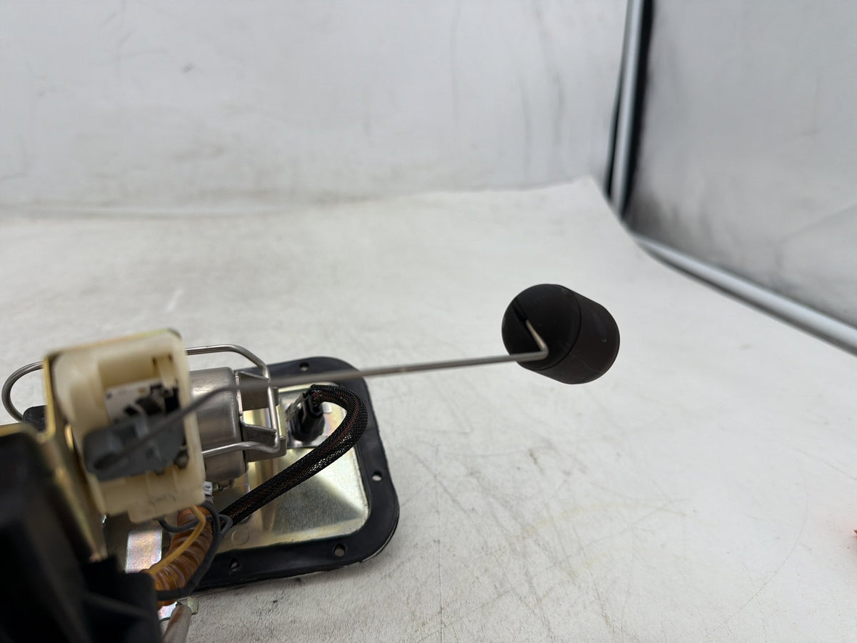 2004 Harley Heritage Softail Classic OEM Fuel Pump Gas Gasoline Petrol Sending