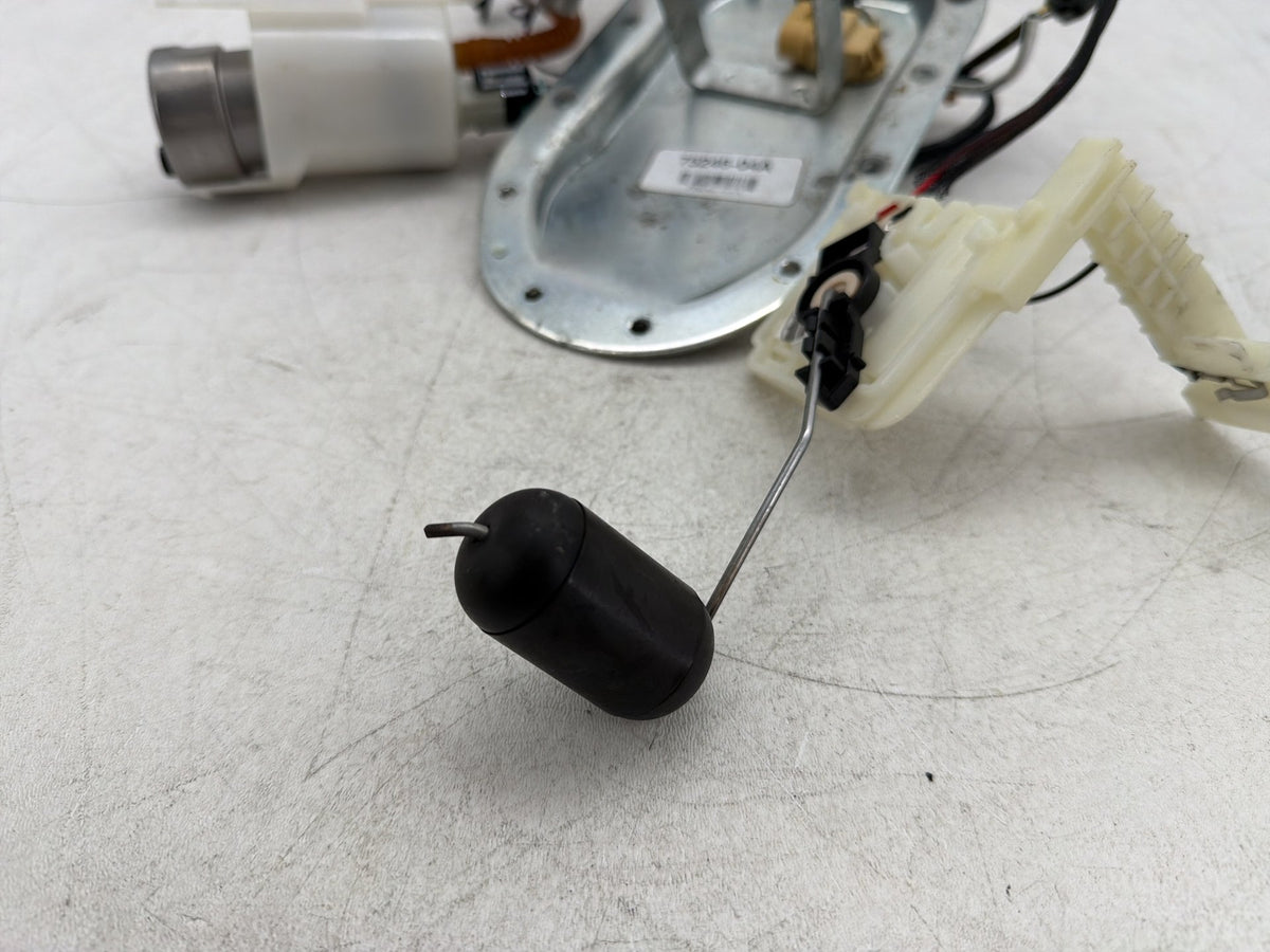 2017 Harley Dyna Street Bob FXDB OEM Fuel Pump Gas Gasoline Petrol Sending