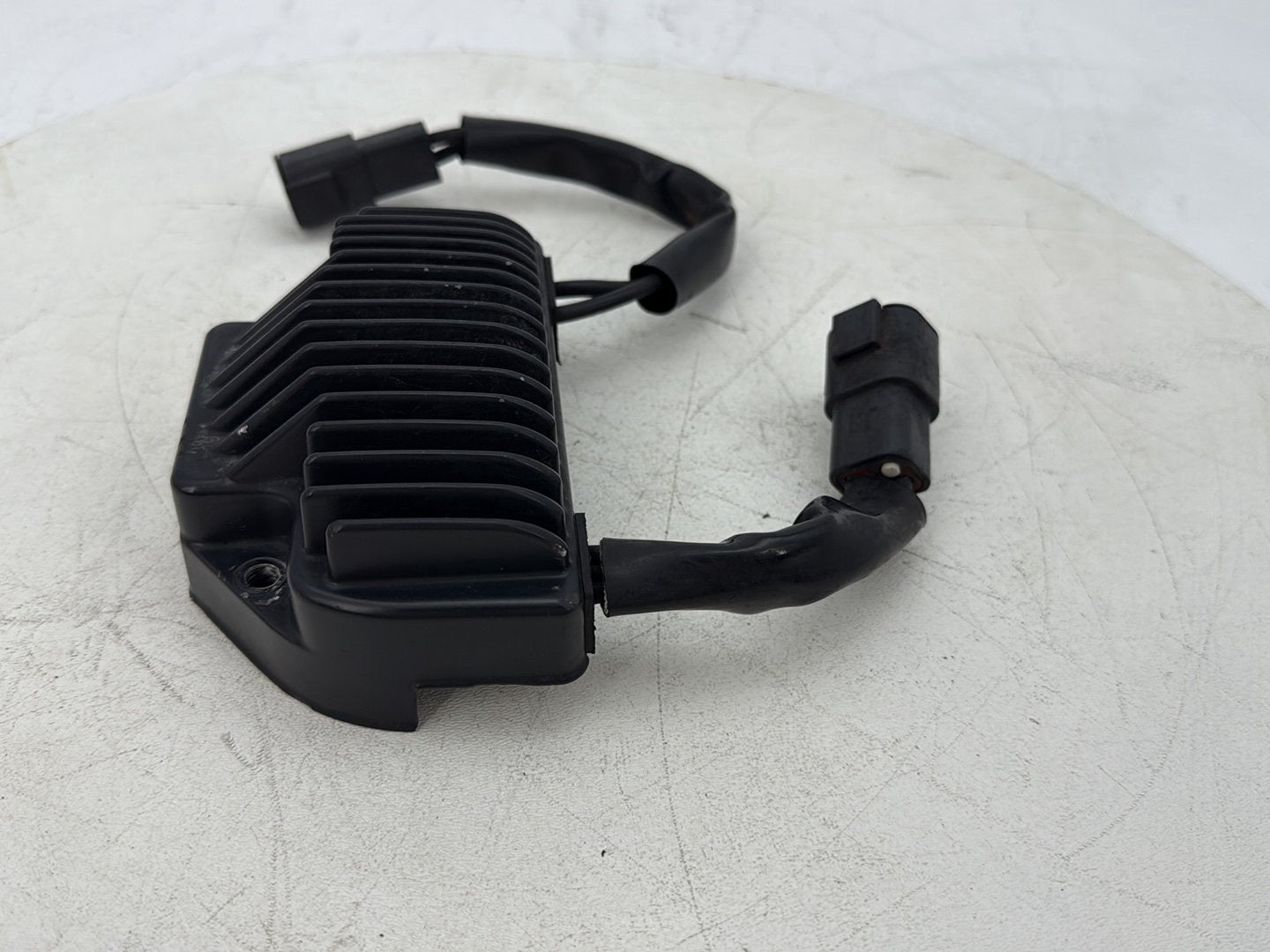 2006 Harley Dyna FXDWGI Wide Glide OEM Voltage Regulator Rectifier
