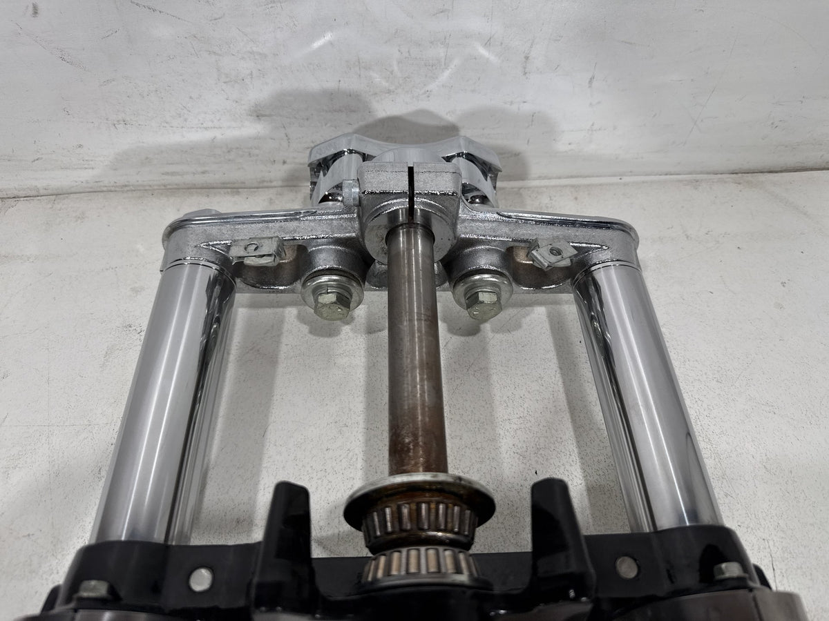 2011 Harley Softail Deluxe OEM Front Triple Tree Set & LH RH Fork Legs Sliders