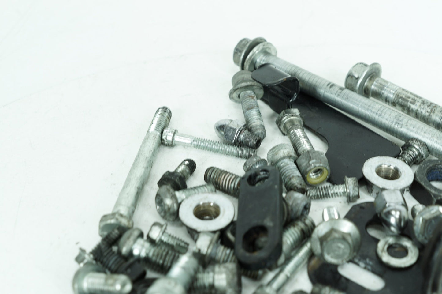 1999 - 2006 Harley-Davidson Softail Deuce Hardware Bolts Nuts & Brackets