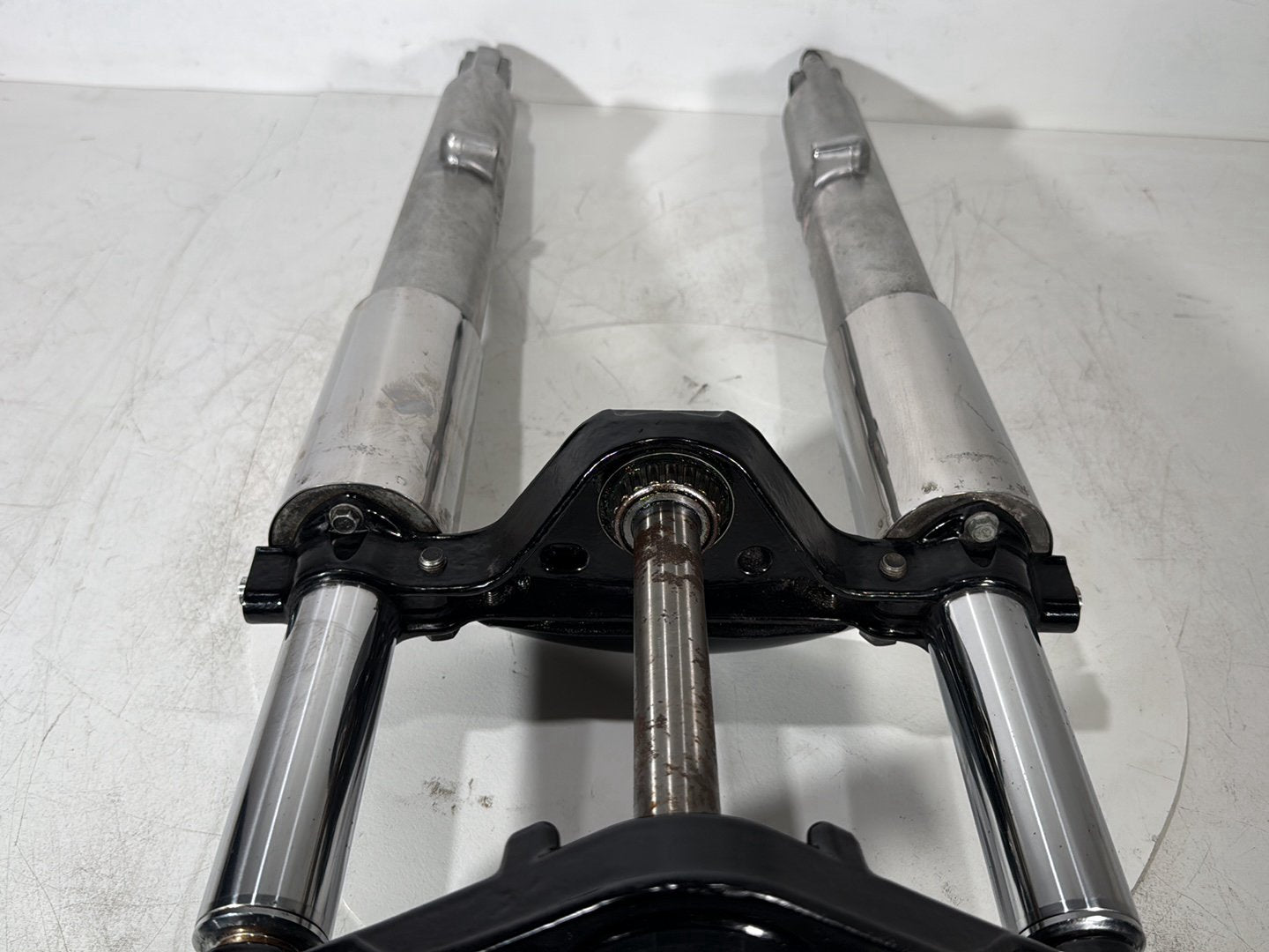 2007 - 2016 Harley-Davidson Touring Electra Glide Ultra Front Triple Tree Set & LH RH Fork Legs Sliders 45435-10
