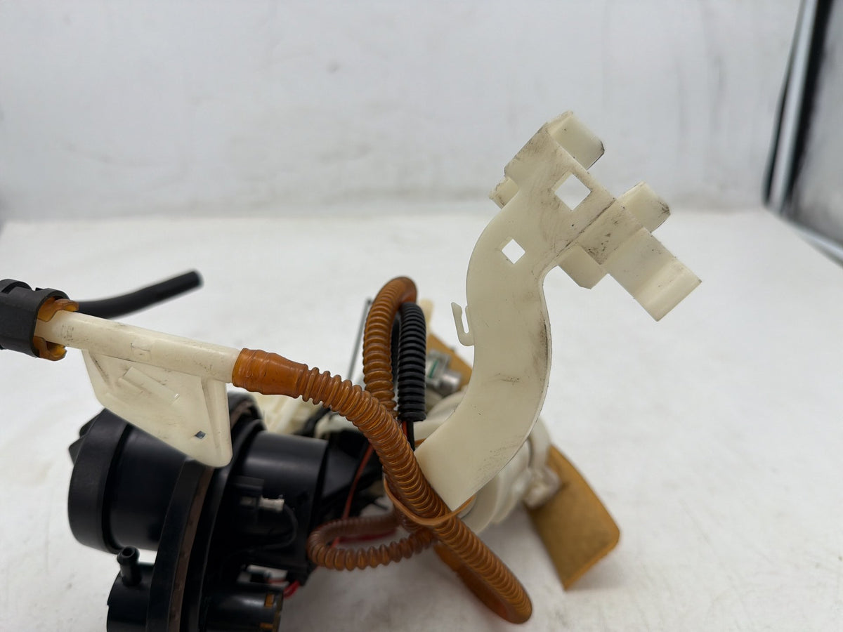 2010 Harley Street Glide Touring FLHX OEM Fuel Pump Gas Gasoline Petrol Sending