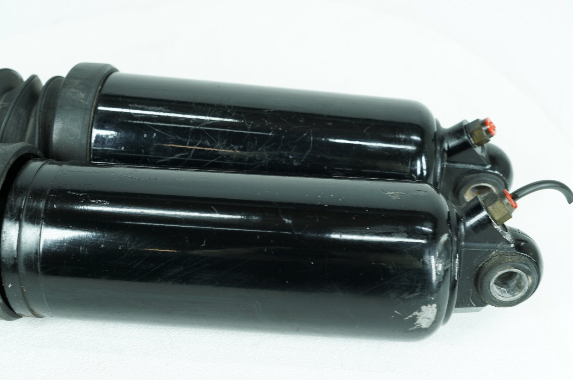 2012 Harley Touring Road Glide Custom Rear Left Right Shock Absorbers Low 12"