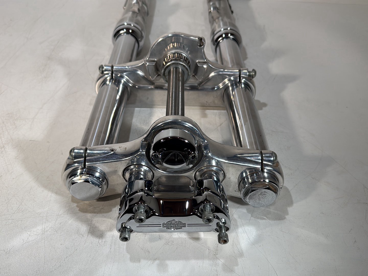 2007 - 2017 Harley-Davidson Dyna Super Glide Custom Front Triple Tree Set & LH RH Fork Legs Sliders 45538-06A