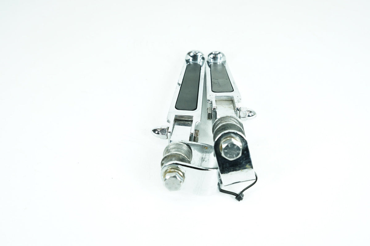 2013 Harley Touring FLHX Street Glide OEM Front Right Left Highway Foot Pegs