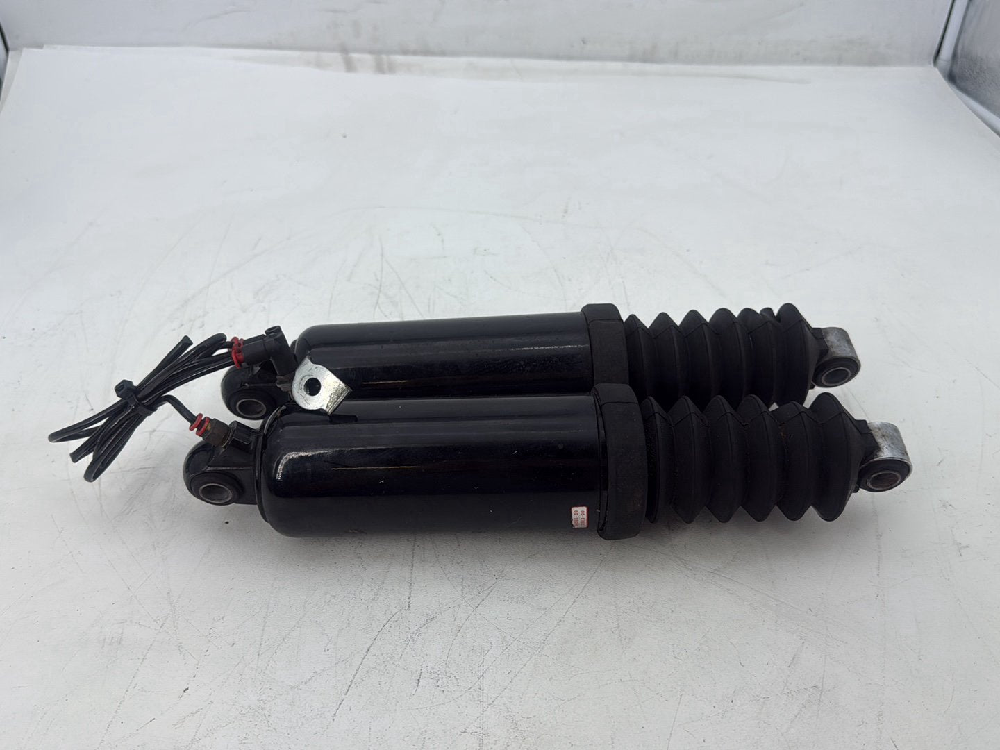 2011 Harley Electra Glide Ultra FLHTK OEM Rear Left Right Shock Absorbers 13"