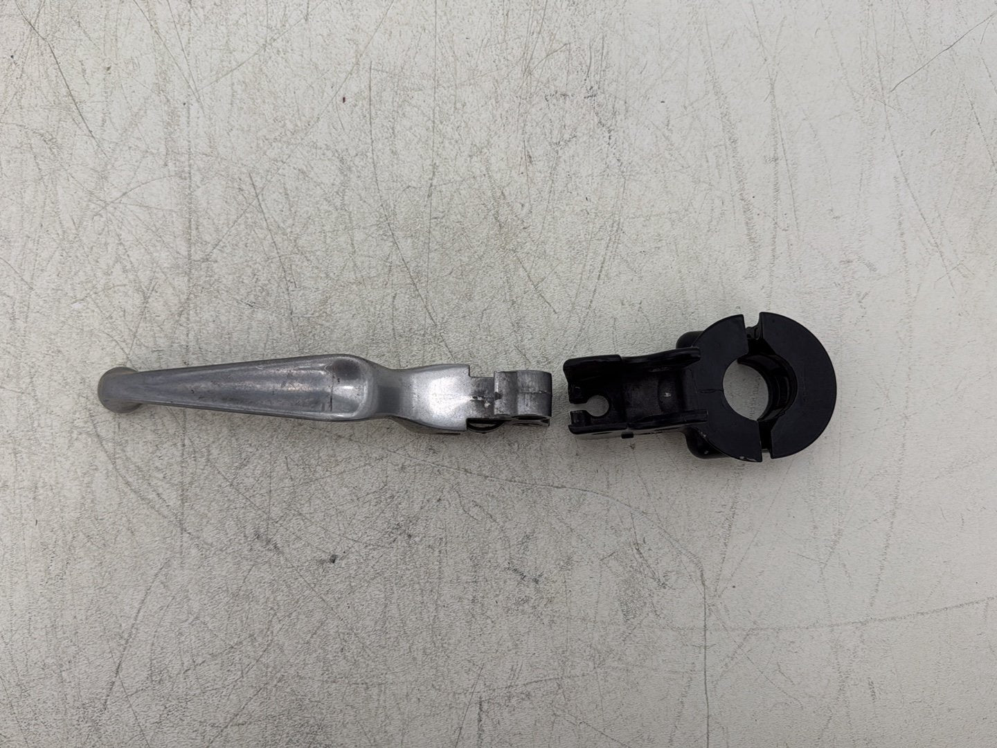 2007 Harley Touring FLHTC Electra Glide Classic OEM Front Left Hand Clutch Control Lever