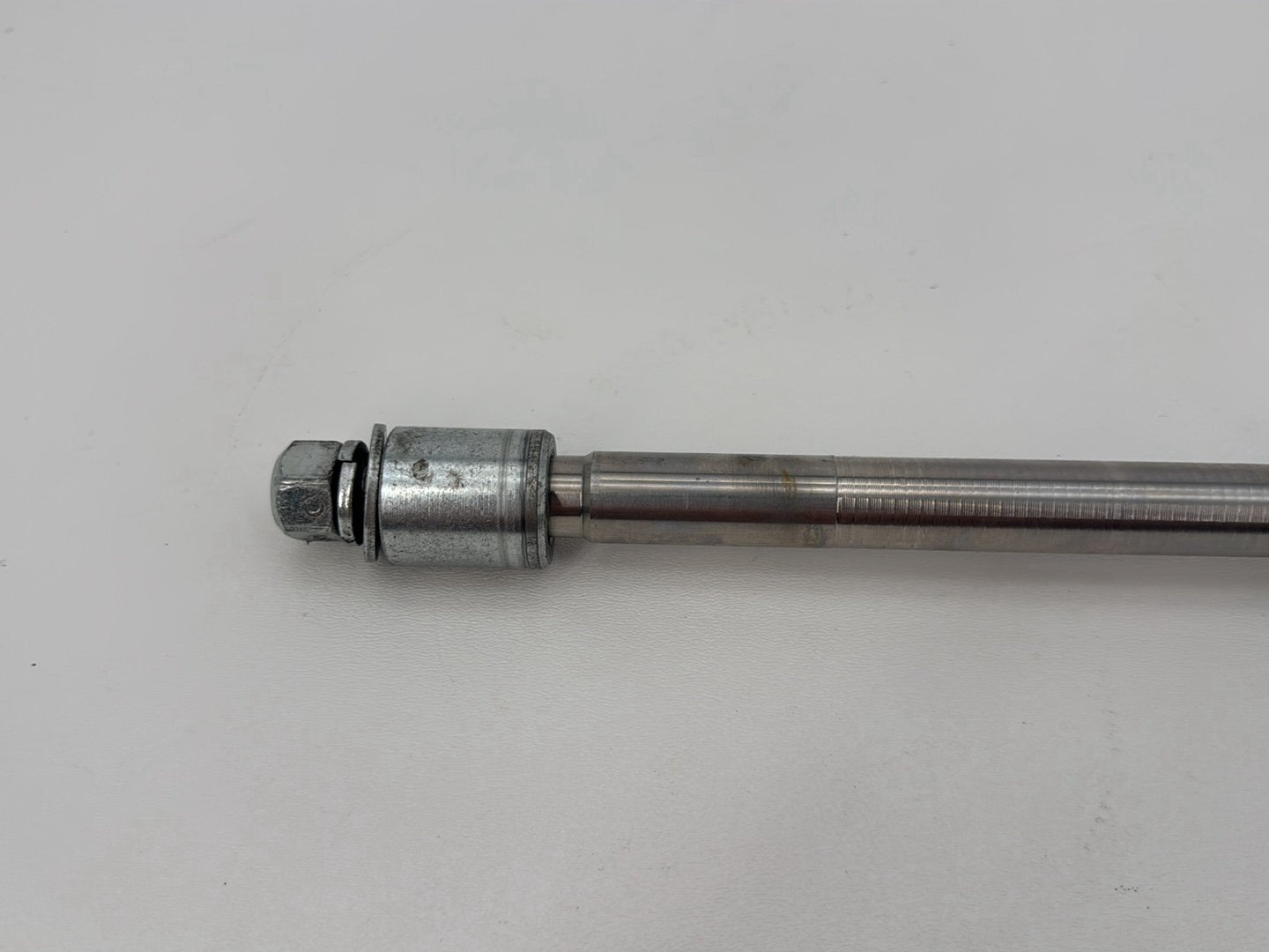 1999 - 2006 Harley-Davidson Dyna Wide Glide Front Wheel Axle Bolt Shaft 43346-83B