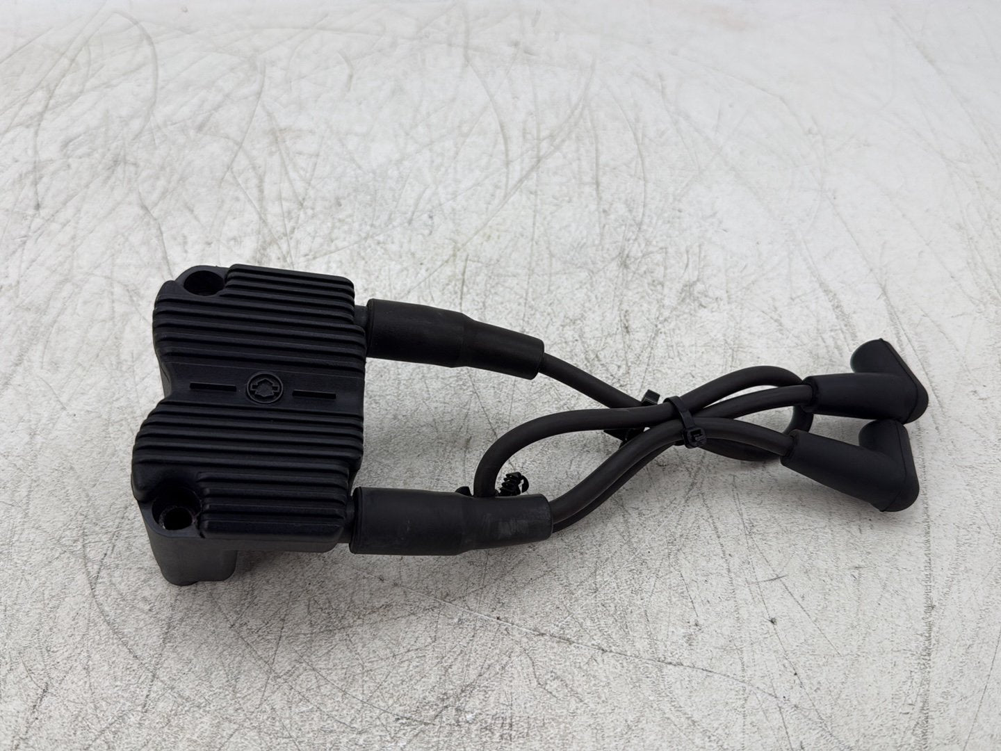 2007 Harley Dyna Street Bob FXDBI OEM Ignition Coil Spark Plugs Cable