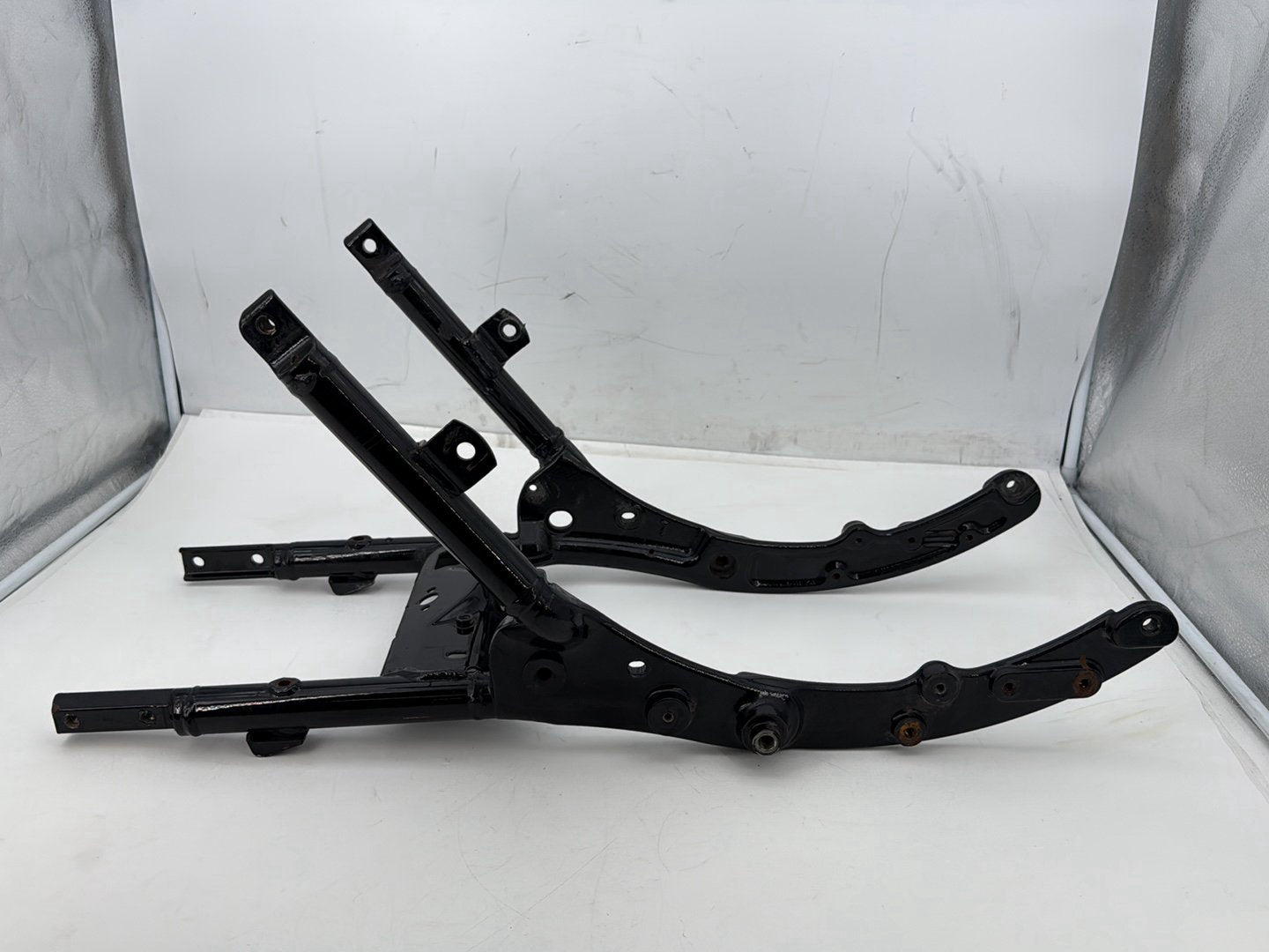 2013 Harley Street Glide Touring FLHX OEM Rear Back Sub Frame Rail Bar 48079-09BHP