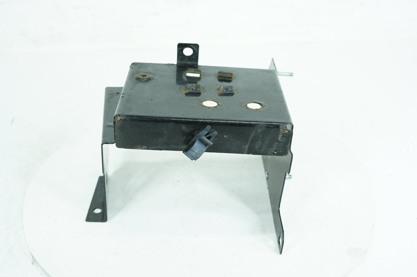 2007 - 2011 Harley-Davidson Touring Road King Classic Battery Tray Bracket Holder Carrier 66281-02A