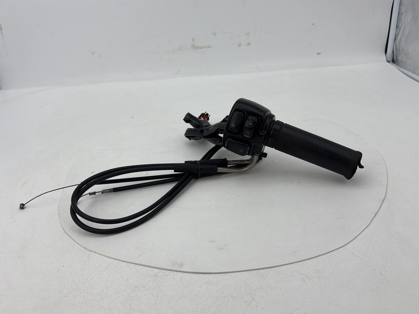 1999 - 2006 Harley-Davidson Dyna Low Rider Right Engine Start Kill Switches Controls 71684-06A