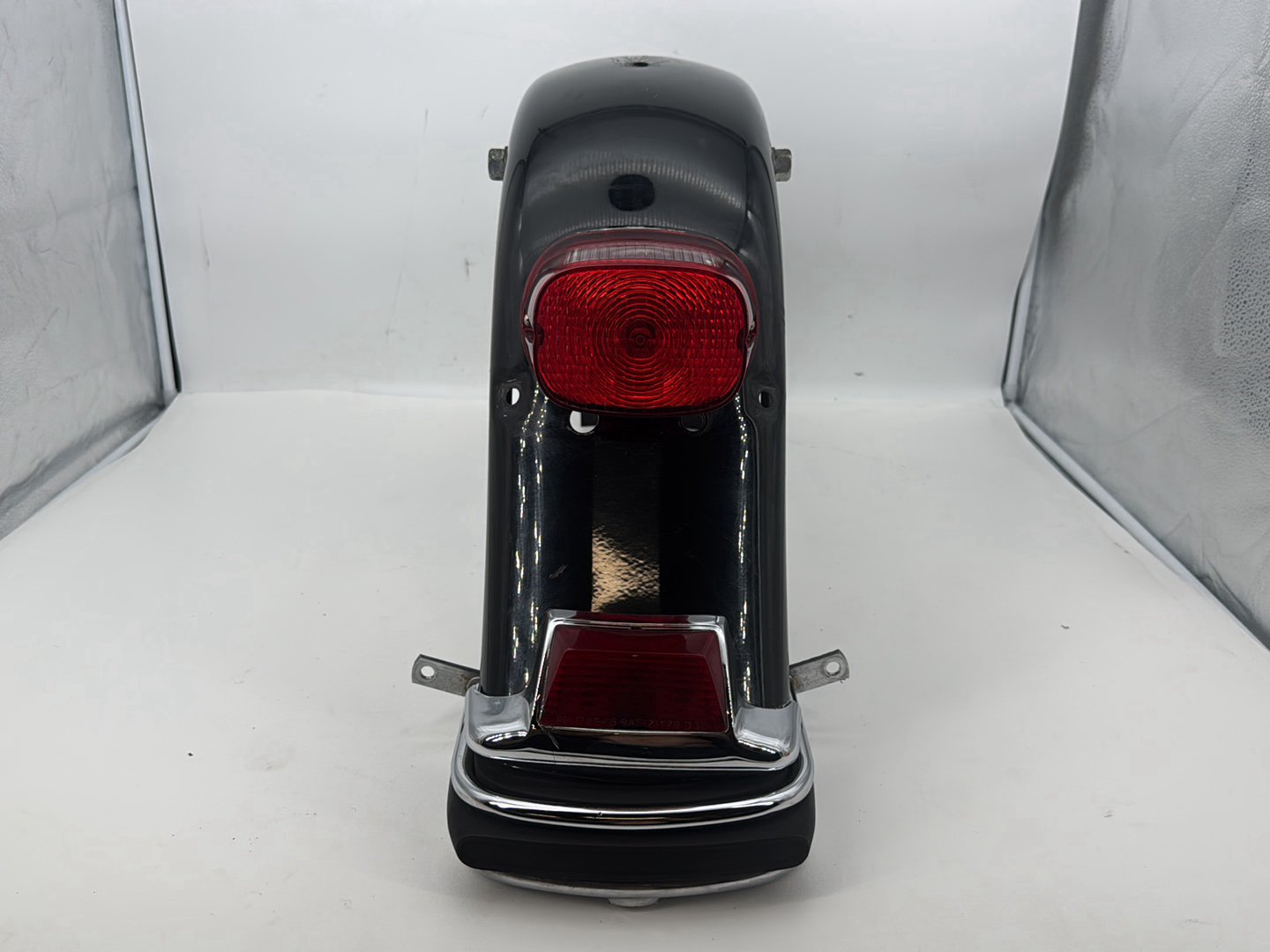 1999 - 2006 Harley-Davidson Touring Electra Glide Classic Rear Wheel Fender Taillight Brake Lamp 59579-01B