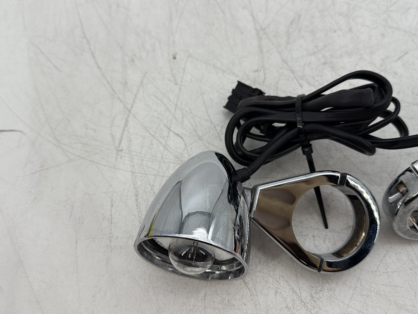 2005 Harley Dyna FXDWG Wide Glide OEM Front Left Right Turn Signal Indicators