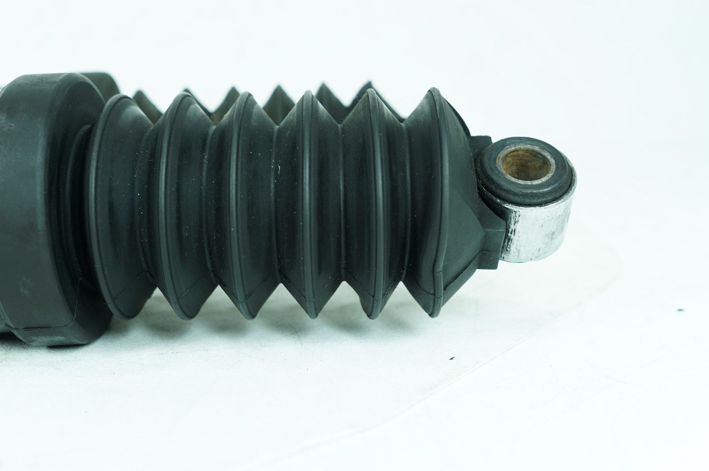 1984 - 1998 Harley-Davidson Touring Road Glide Rear Left Right Shock Absorbers 54565-97C