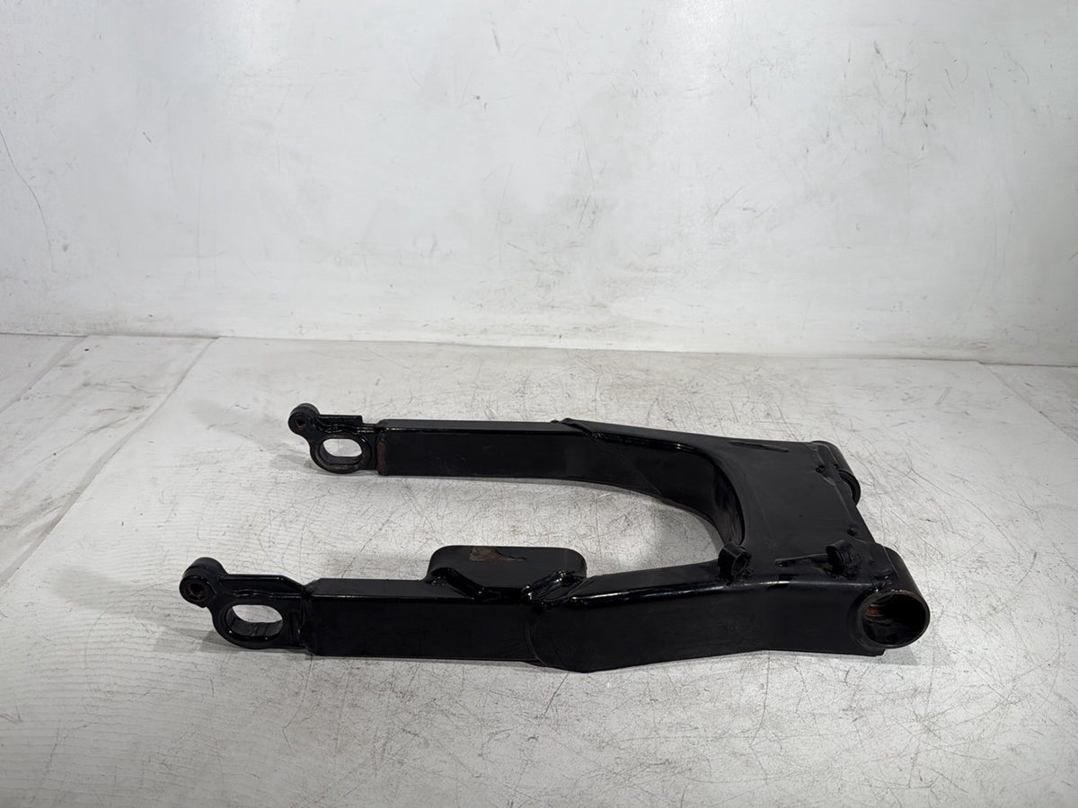 2005 Harley Road King Touring Police OEM Rear Fork Swingarm Swing Arm