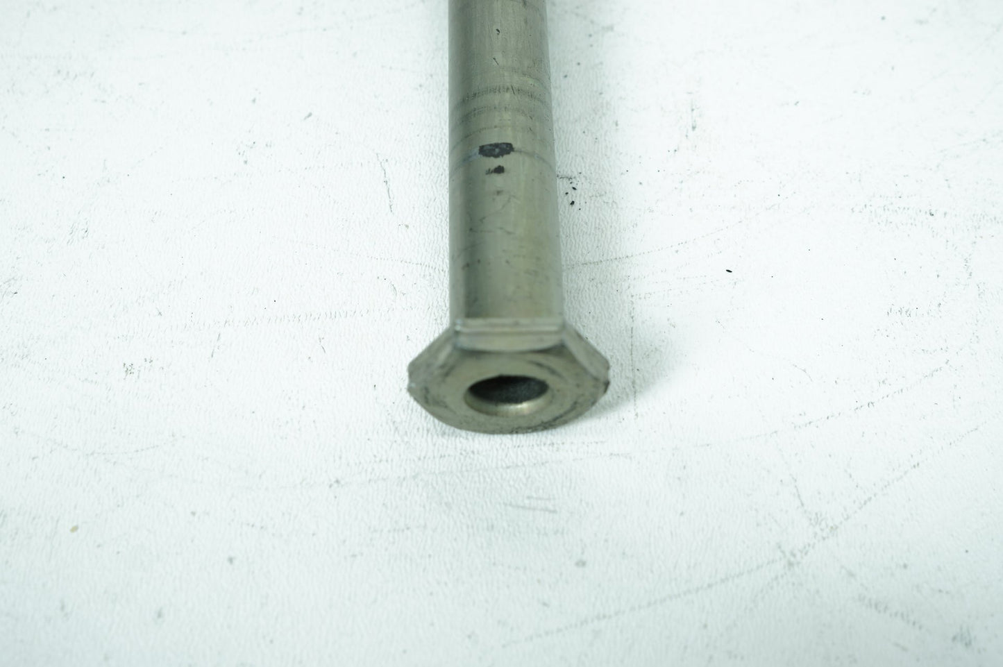 2007 - 2017 Harley-Davidson Dyna Low Rider Rear Fork Swingarm Pivot Bolt Shaft 47641-06