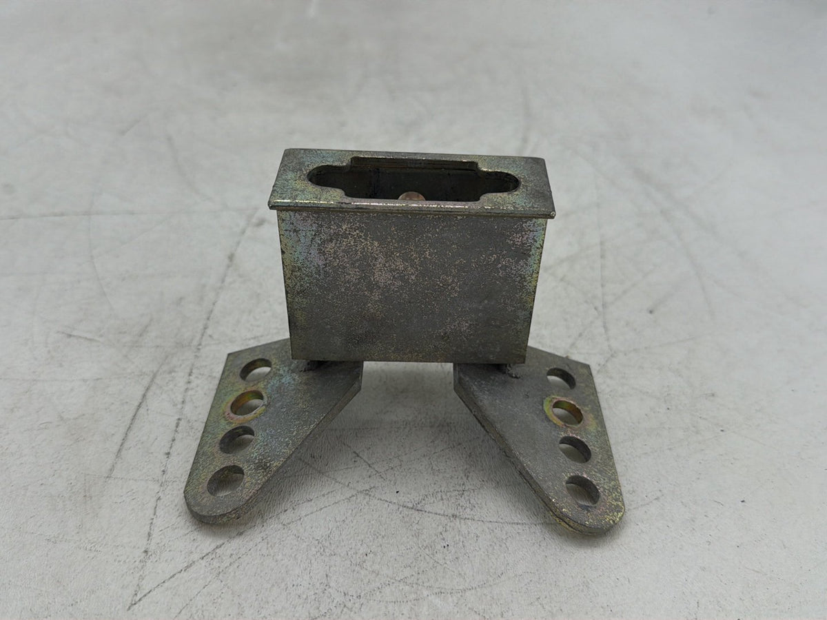 2006 Harley Electra Glide Touring Ultra FLHTCUI OEM Driver Rider Backrest Bracket Mount 52589-09A
