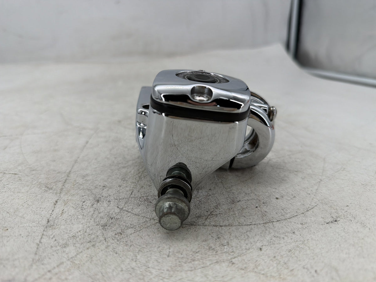 2002 Harley Dyna Wide Glide FXDWG OEM Front Right Brake Master Cylinder CHROME