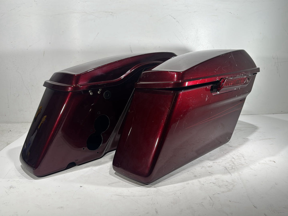 2014 Harley Street Glide OEM Left 1 Saddlebag Luggage NO Key SCRATCHED