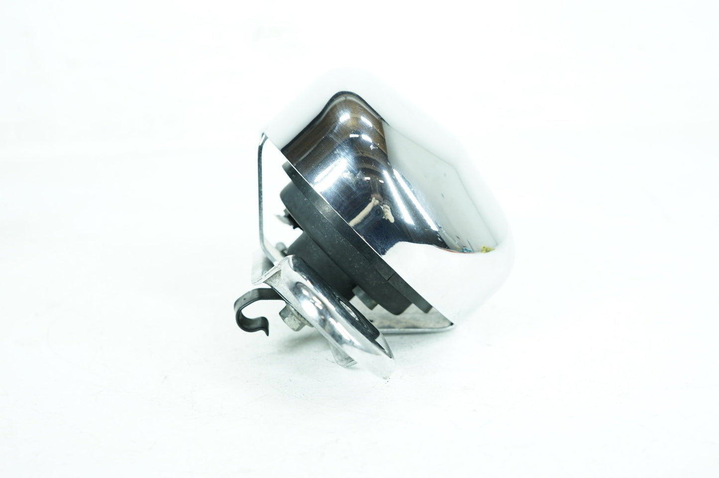 2007 - 2011 Harley-Davidson Touring Road King Classic Horn Signal Klaxon Chrome Cover 69012-93A