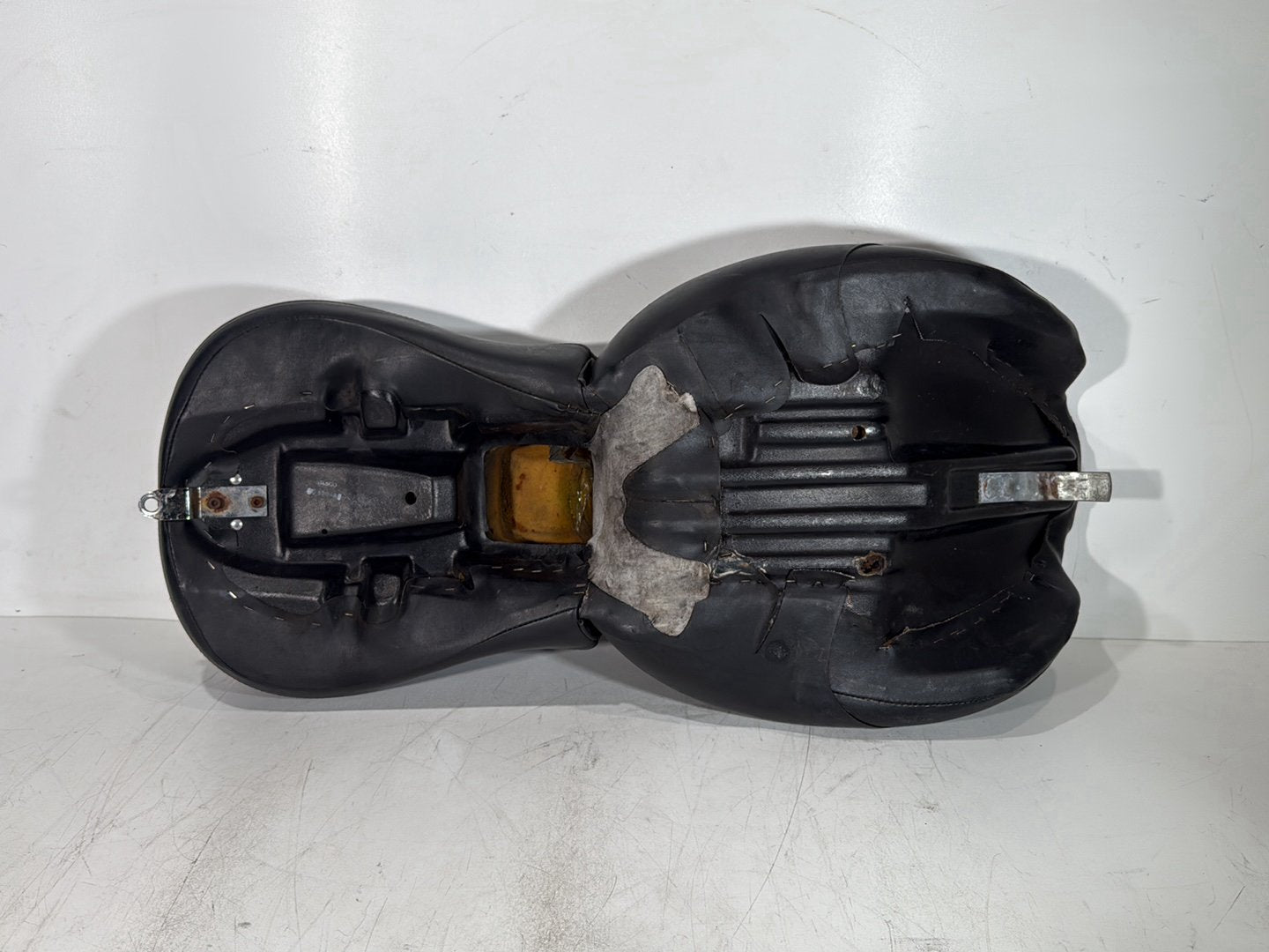 1999 - 2006 Harley-Davidson Touring Road King Police Passenger Rider Driver Seat Saddle 52949-97A