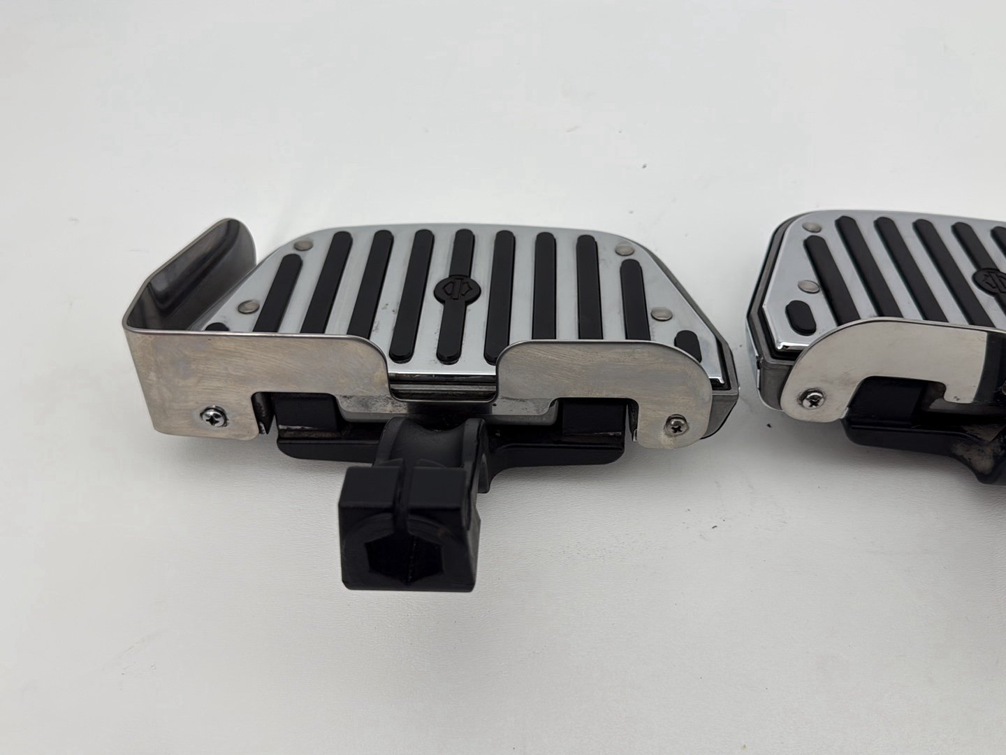 2007 Harley Softail Heritage Classic FLSTC OEM Left & Right Passenger Floorboard Foot Rest