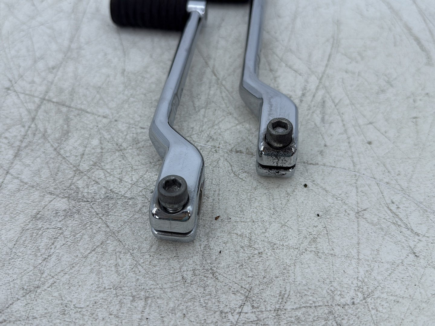 2011 Harley Street Glide Touring FLHX OEM Gear Shifter Lever Pedal Pedals
