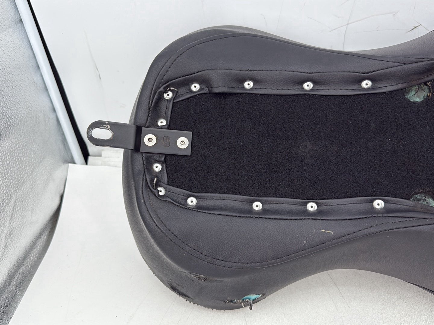 2011 Harley Softail FLSTFB Fat Boy OEM Passenger Rider Driver Seat Saddle