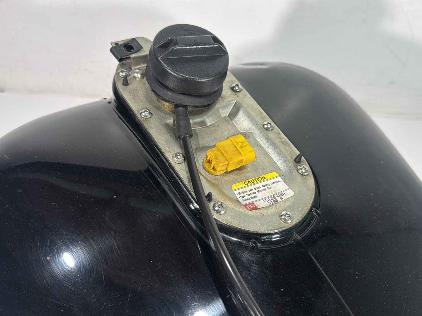 2007 Harley Street Glide Touring FLHX OEM Fuel Gas Tank Gasoline Reservoir