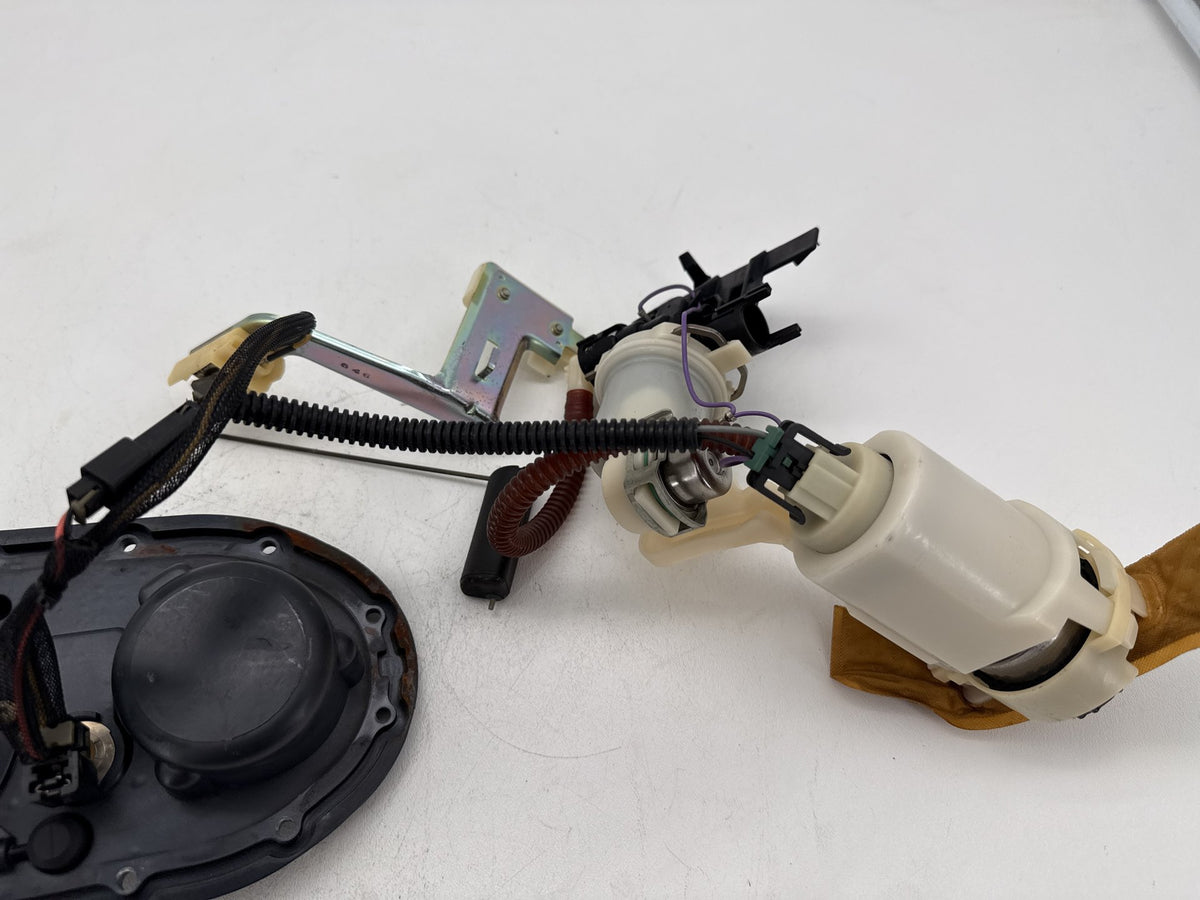 2014 Harley Dyna Switchback FLD OEM Fuel Pump Gas Gasoline Petrol Sending