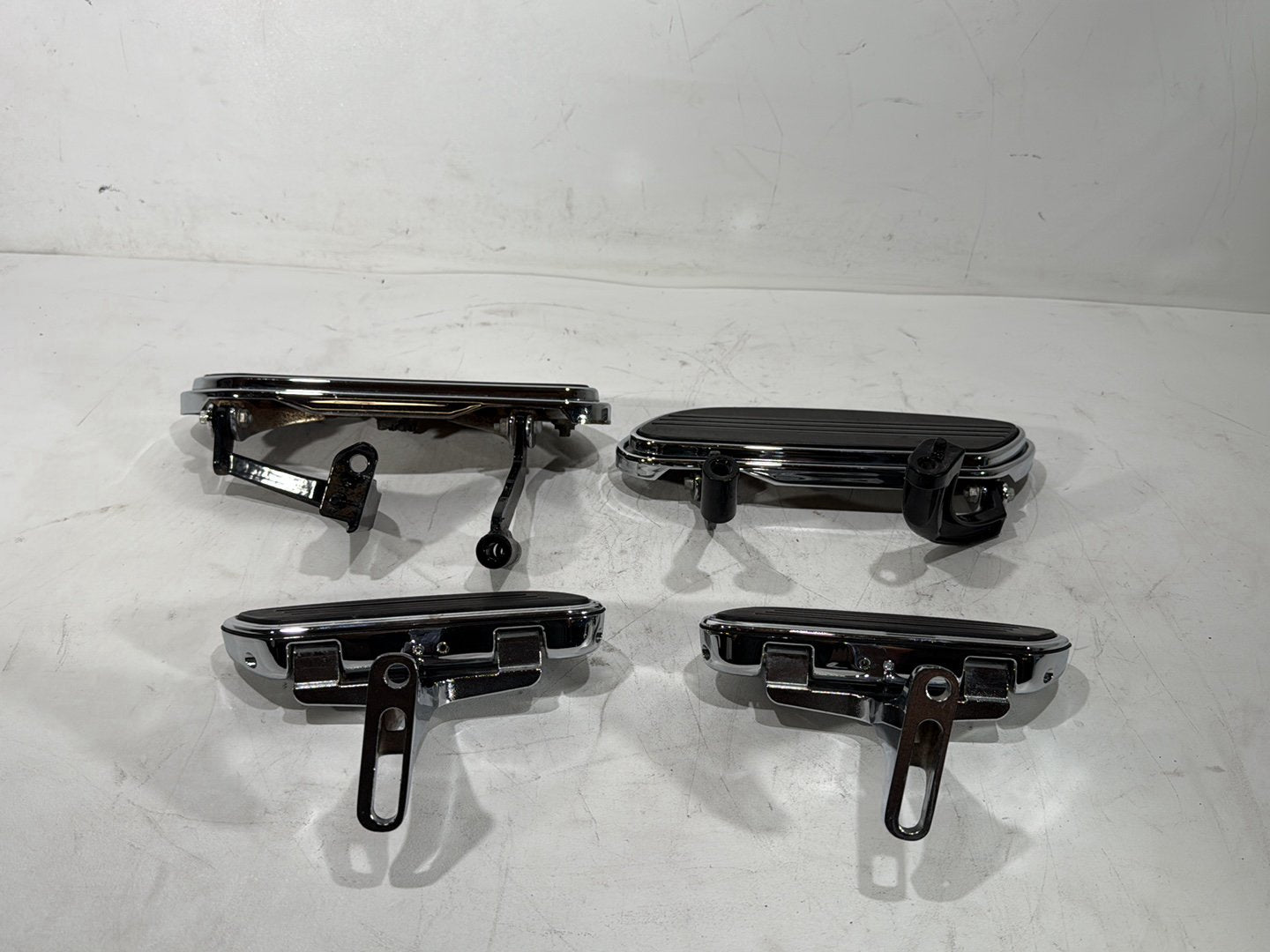 2010 Harley Street Glide Touring FLHX OEM Left Right Driver & Pass Floorboard Foot Rest