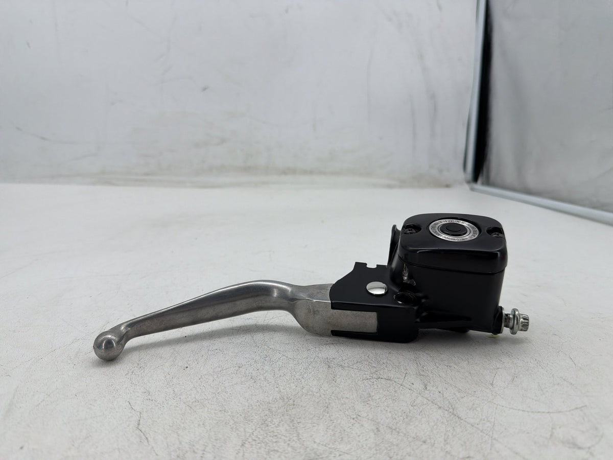 06 Harley Street Glide Touring FLHX OEM Front Right Brake Lever Master Cylinder