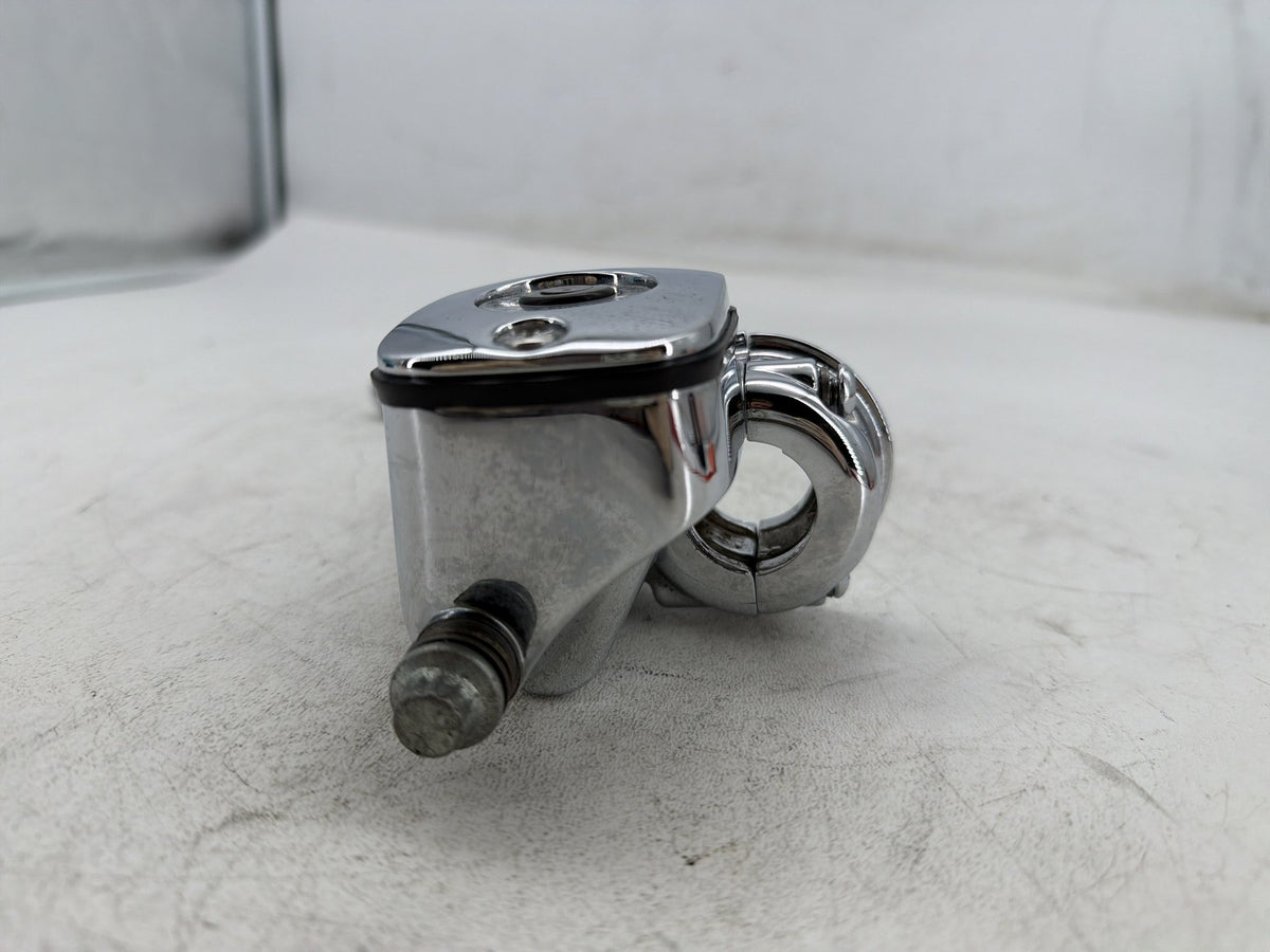 2006 Harley Road King Touring OEM Front Right Brake Lever Master Cylinder CHROME