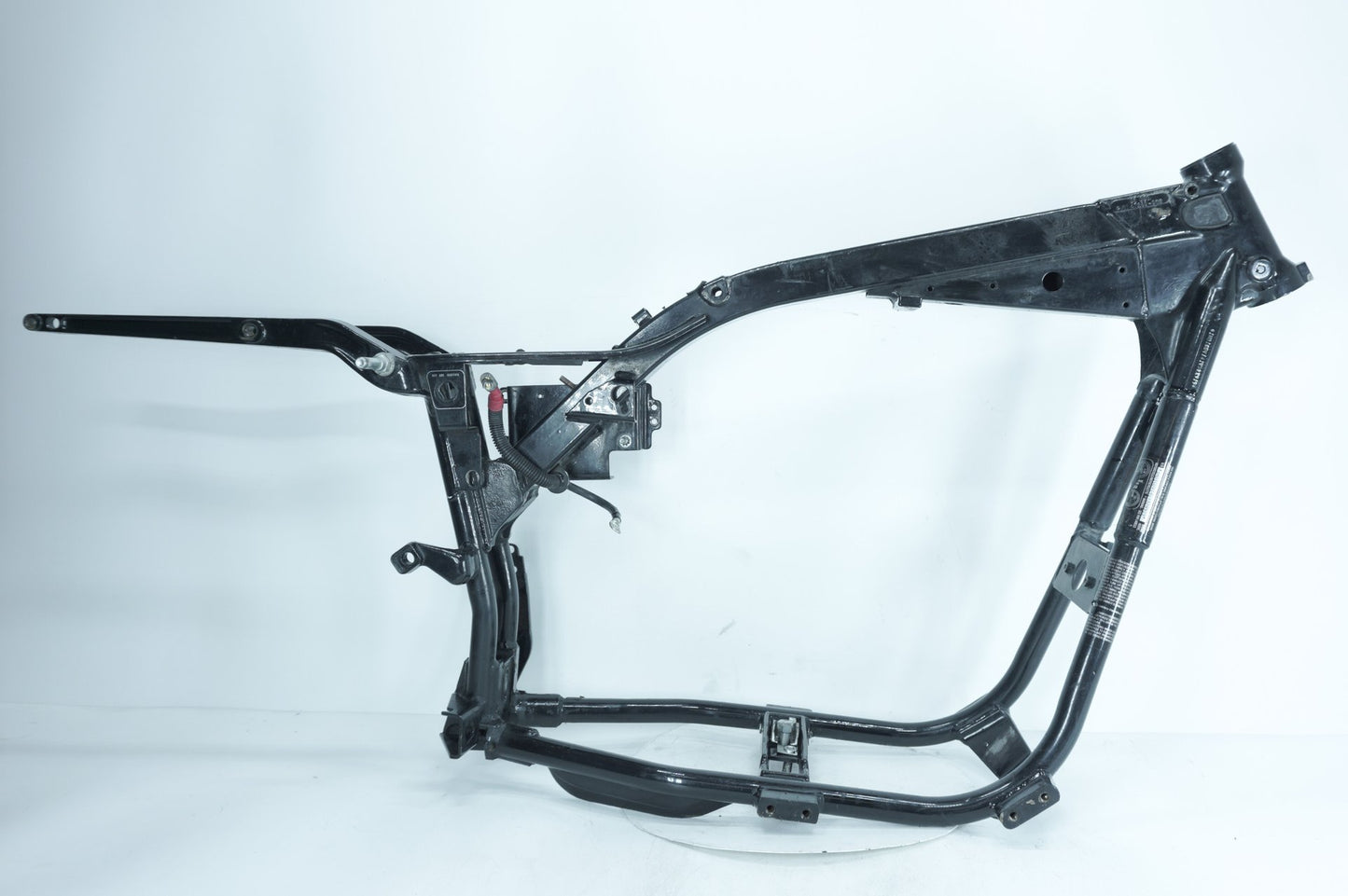 1999 - 2006 Harley-Davidson Dyna Low Rider Body Main Frame Chassis SLVG   47427-99A
