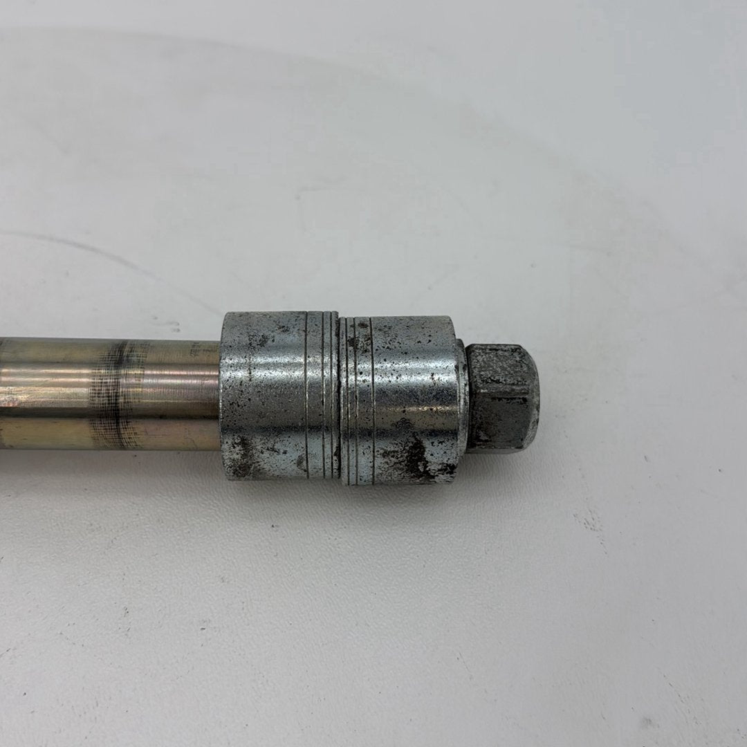 2007 - 2012 Harley-Davidson Dyna Super Glide Front Wheel Axle Bolt Shaft 41628-08