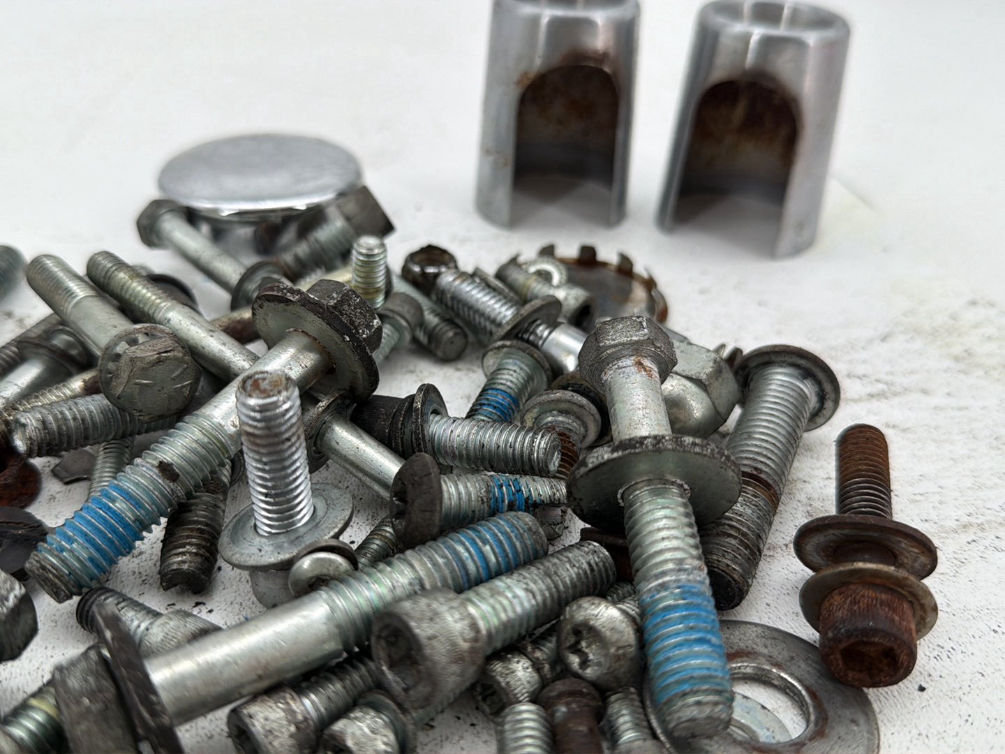 2009 Harley Dyna Street Bob FXDB OEM Hardware Bolts Nuts & Brackets