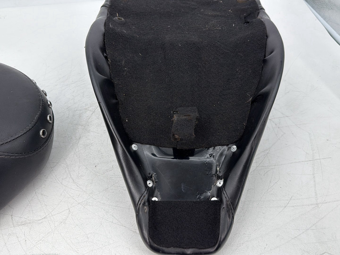2006 Harley Touring FLHRI Road King OEM Passenger Driver Seat Saddle Le Pera