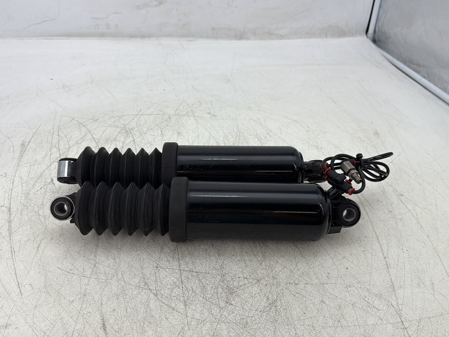 1998 Harley Touring FLHTCUI Electra Glide Ultra OEM Rear Left Right Shock Absorbers