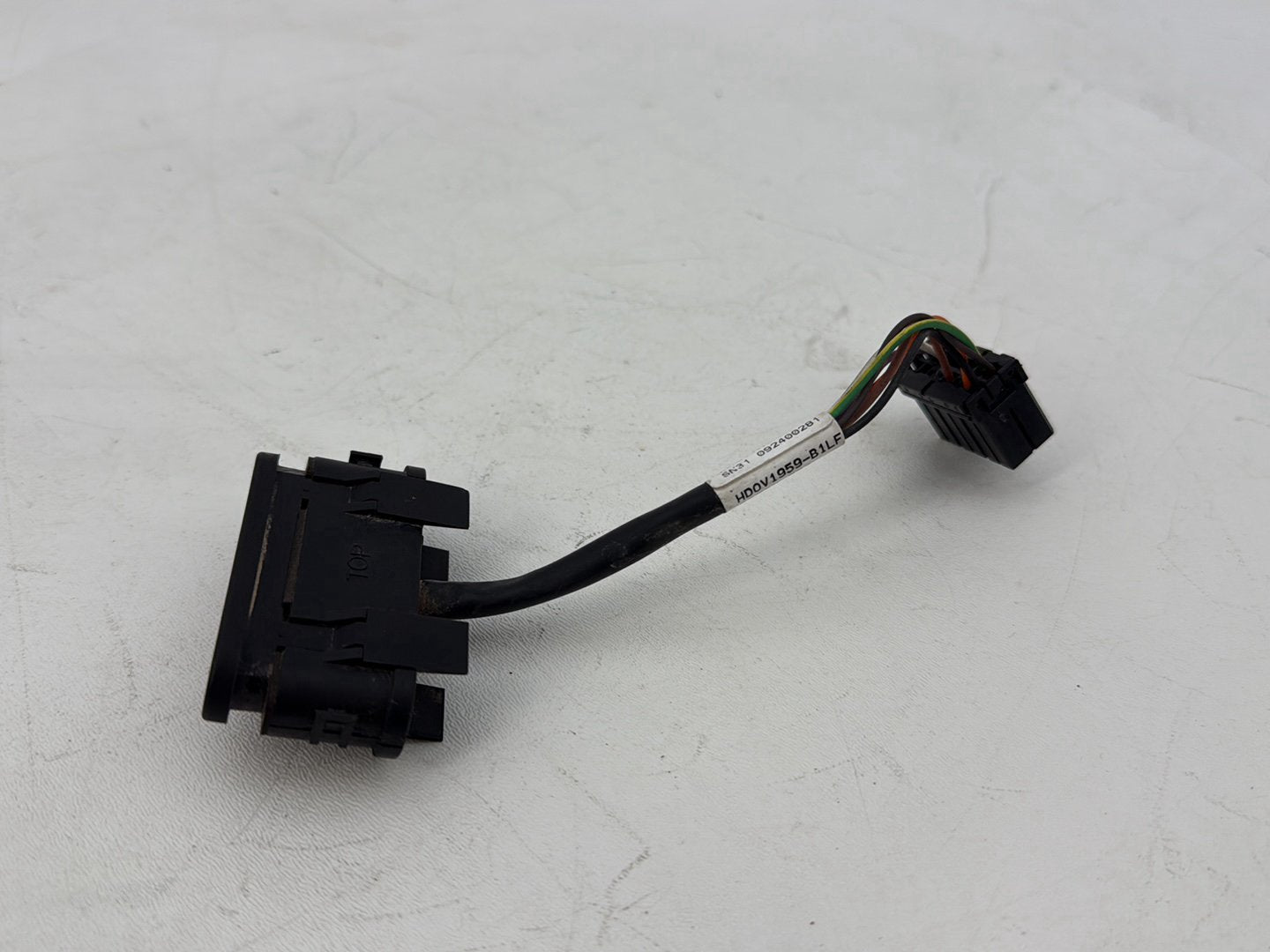 2007 - 2011 Harley-Davidson Touring Electra Glide Ultra Dash Indicator Lamp Wire Plug In 68789-96A
